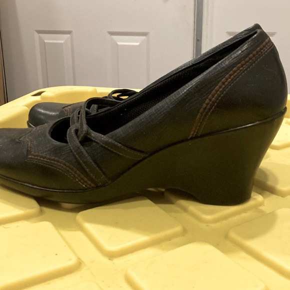 Clark’s shoes - Picture 3 of 3